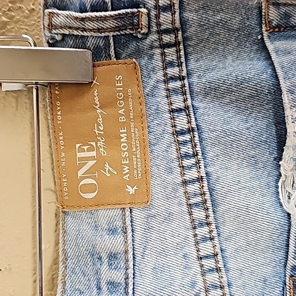 One By a one Teaspoon Ripped Jeans - Picture 6 of 9